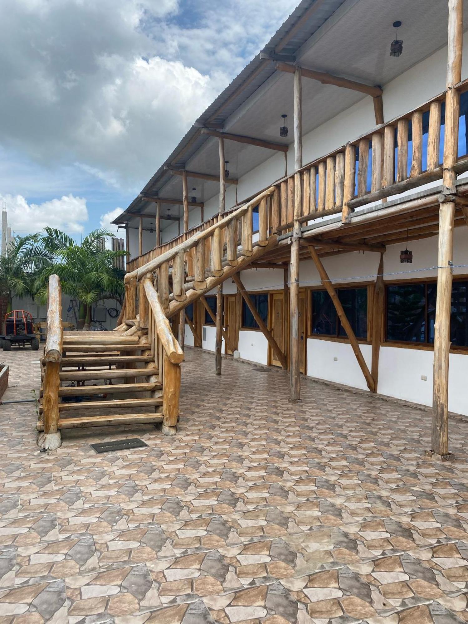 Hostal Yolanda ปลายาส ภายนอก รูปภาพ